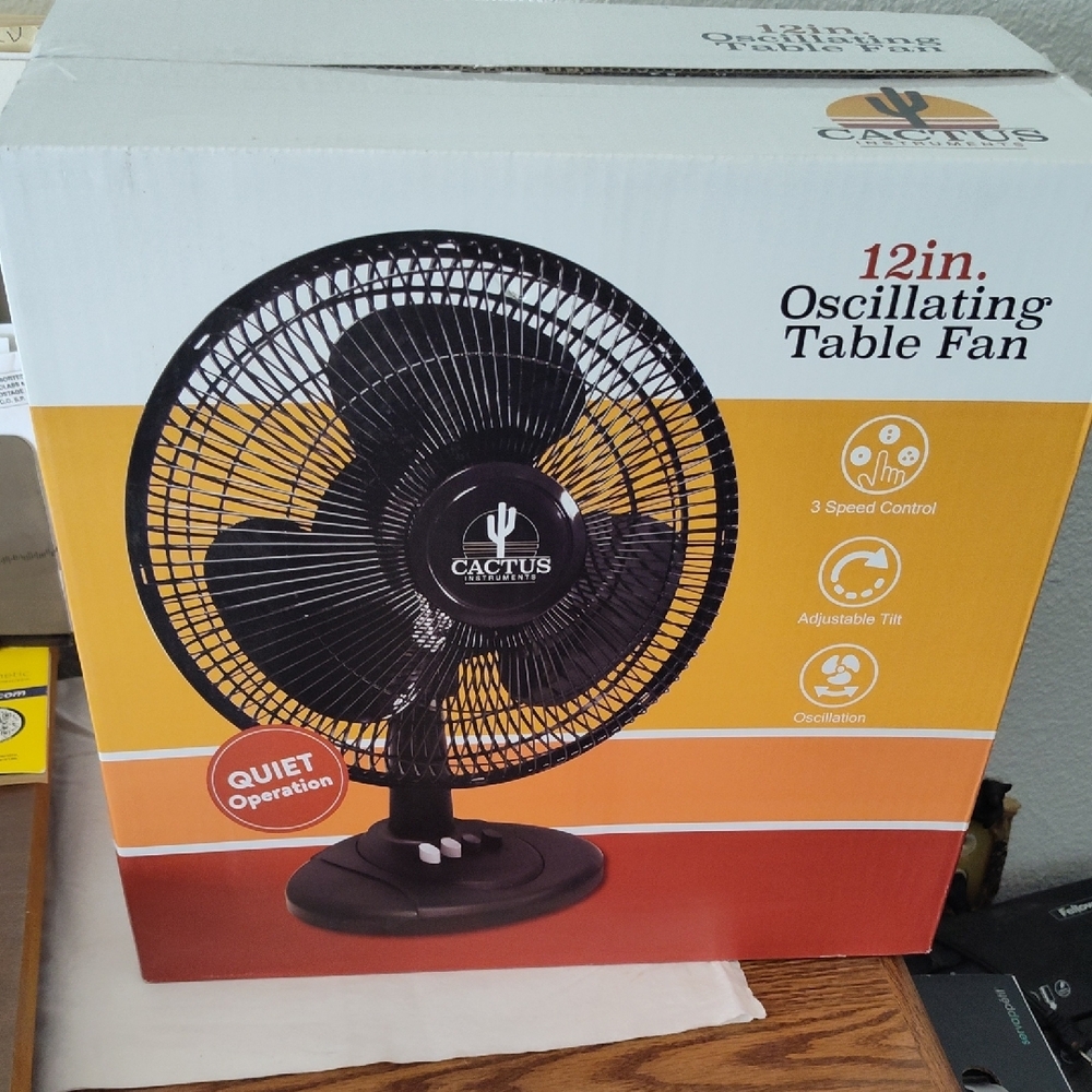 Cactus 12in Oscillating Table Fan - Black